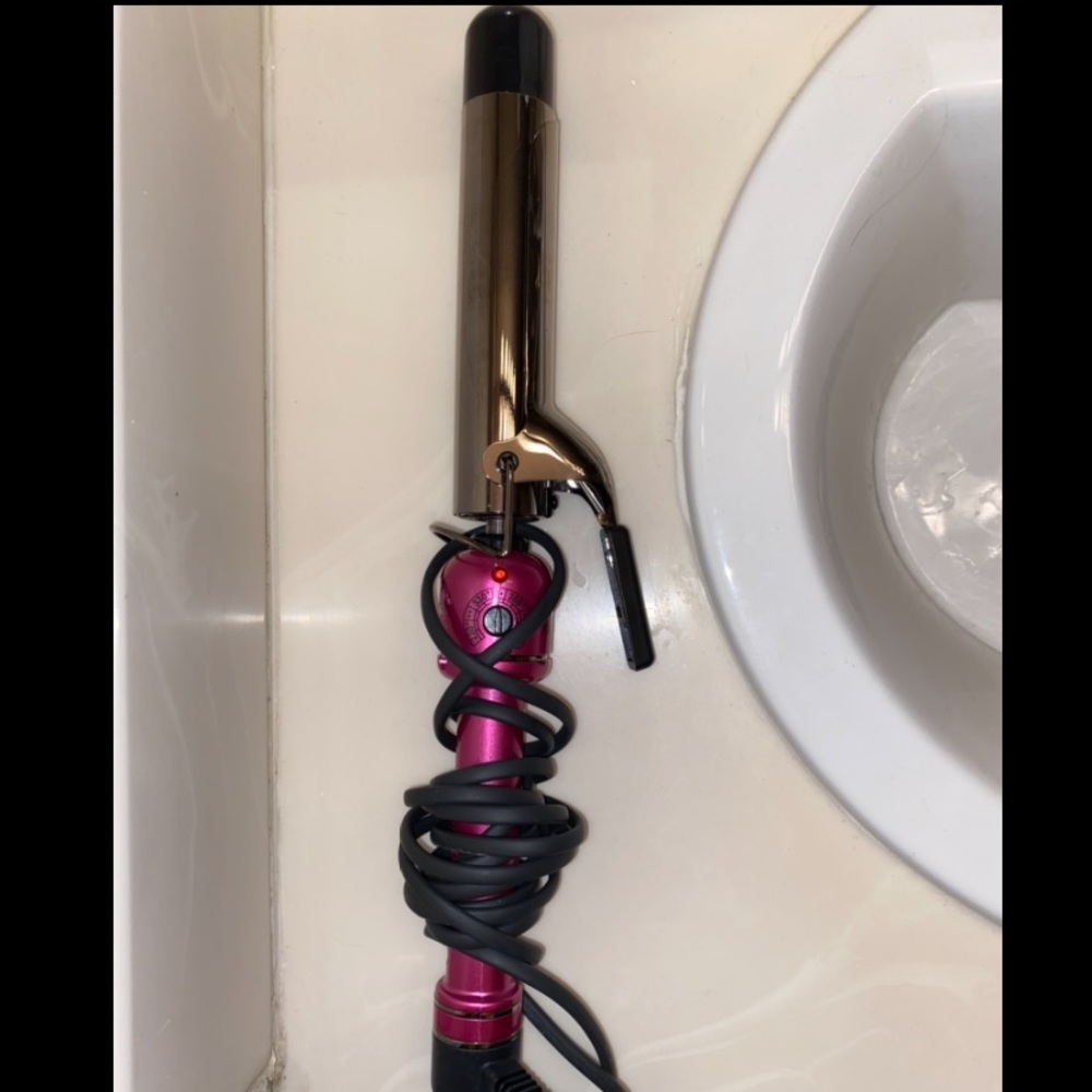 HOT TOOLS Pink Titanium Spring Curling Iron
